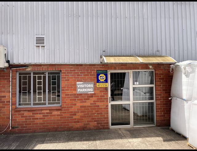 1,639M² WAREHOUSE TO LET IN NEW GERMANY